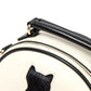 Schoudertasje half rond met pluche kat en bal | Wit
