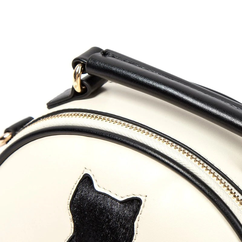 Schoudertasje half rond met pluche kat en bal | Wit