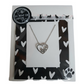 Cadeaukaart zwart-wit met katten ketting "Strekkende kat in hart"