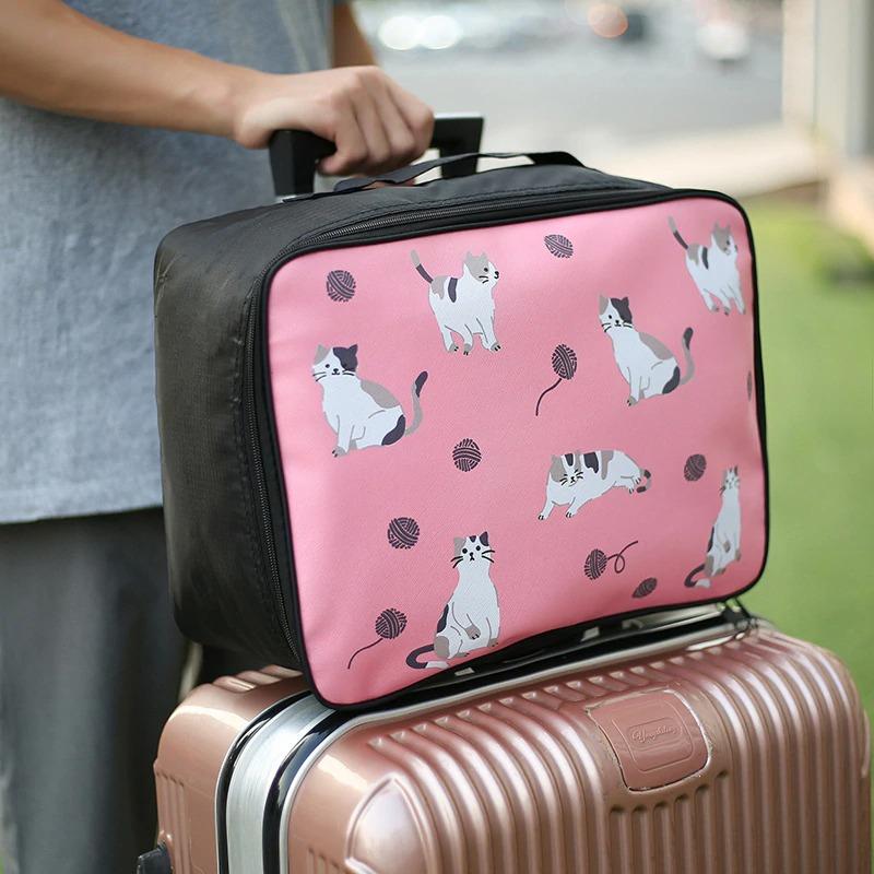 The Happy Cat Shop | Katten reiskoffer | Roze met kattenprint