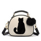 Schoudertasje half rond met pluche kat en bal | Wit